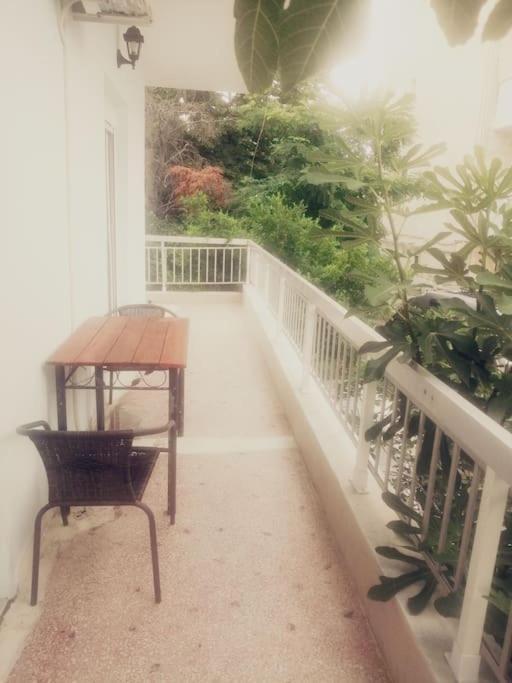 3 Room Apartment By The Beach - Free Parking Peraía Kültér fotó